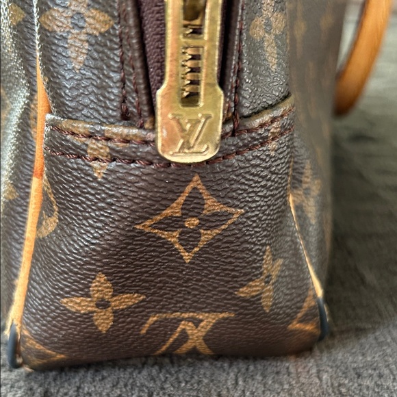 Louis Vuitton Monogram Tan and Brown Briefcase - Picture 3 of 9